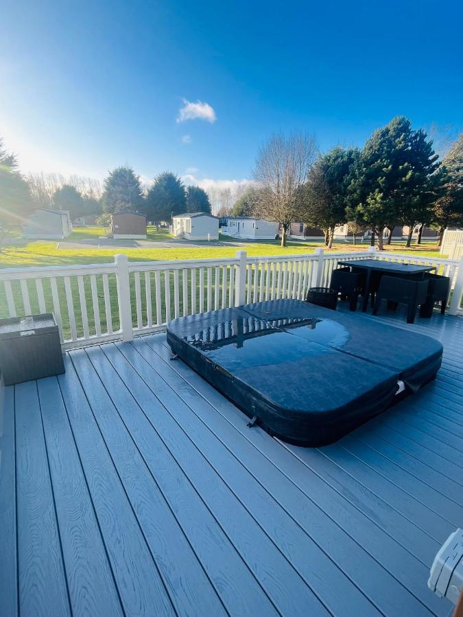 Bushmills Lodge With Hot Tub Thornton  Zewnętrze zdjęcie